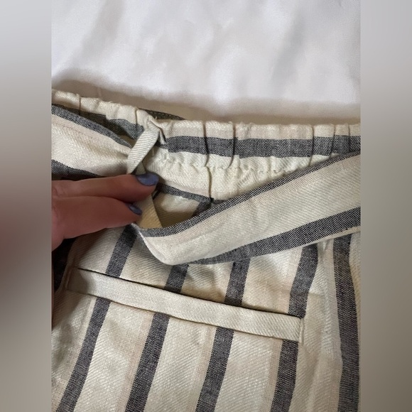 LOFT Striped Gray and Cream Women Shorts - Picture 8 of 13